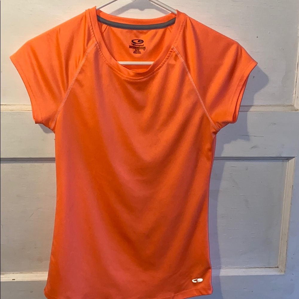 Champion athletic shirt in peach semi fitted